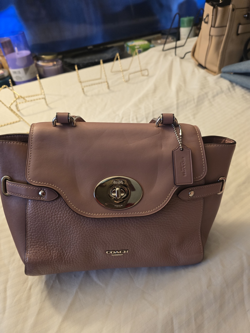 Coach Mauve Leather Turnlock Shoulder Bag